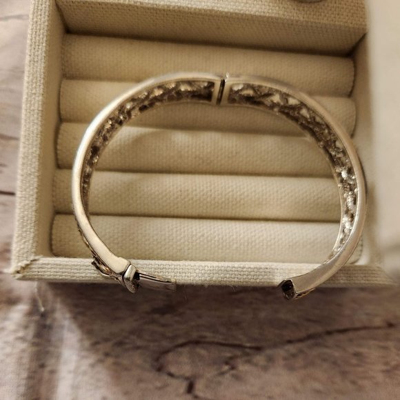 Chateau D"Argent Textile Weave "Hinged" Bracelet + Bonus Matching Earrings - Picture 7 of 16